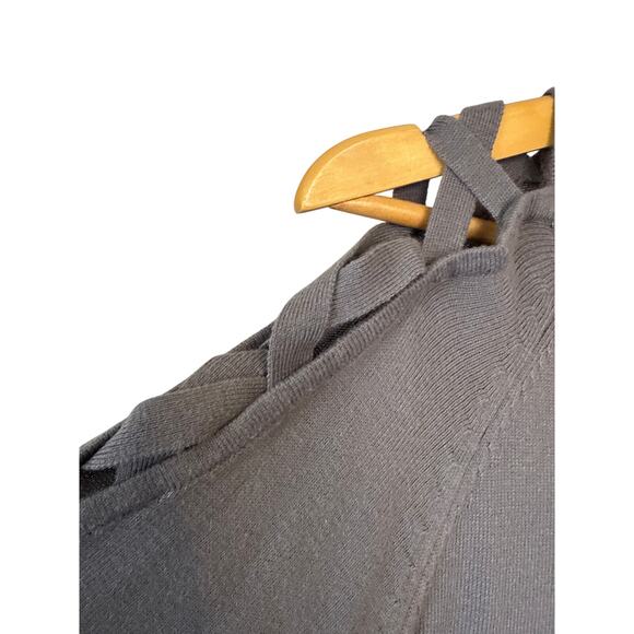 New York & Company Grey Criss Cross Cold Shoulder Lightweight Sweater Sz XXL - Picture 2 of 7